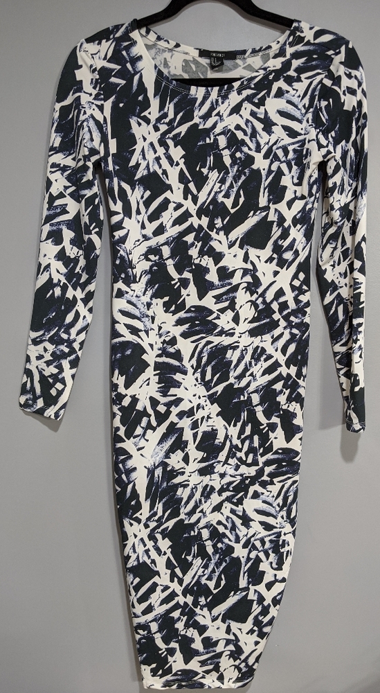 Forever 21 Bodycon maxi abstract print long sleeved dress